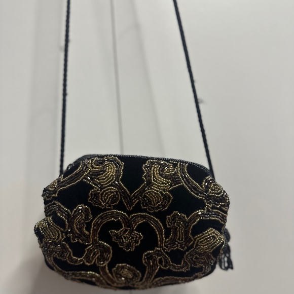 Magid Handbags - Magid Vintage Hand-Beaded Velvet Evening Bag – Black & Gold ✨